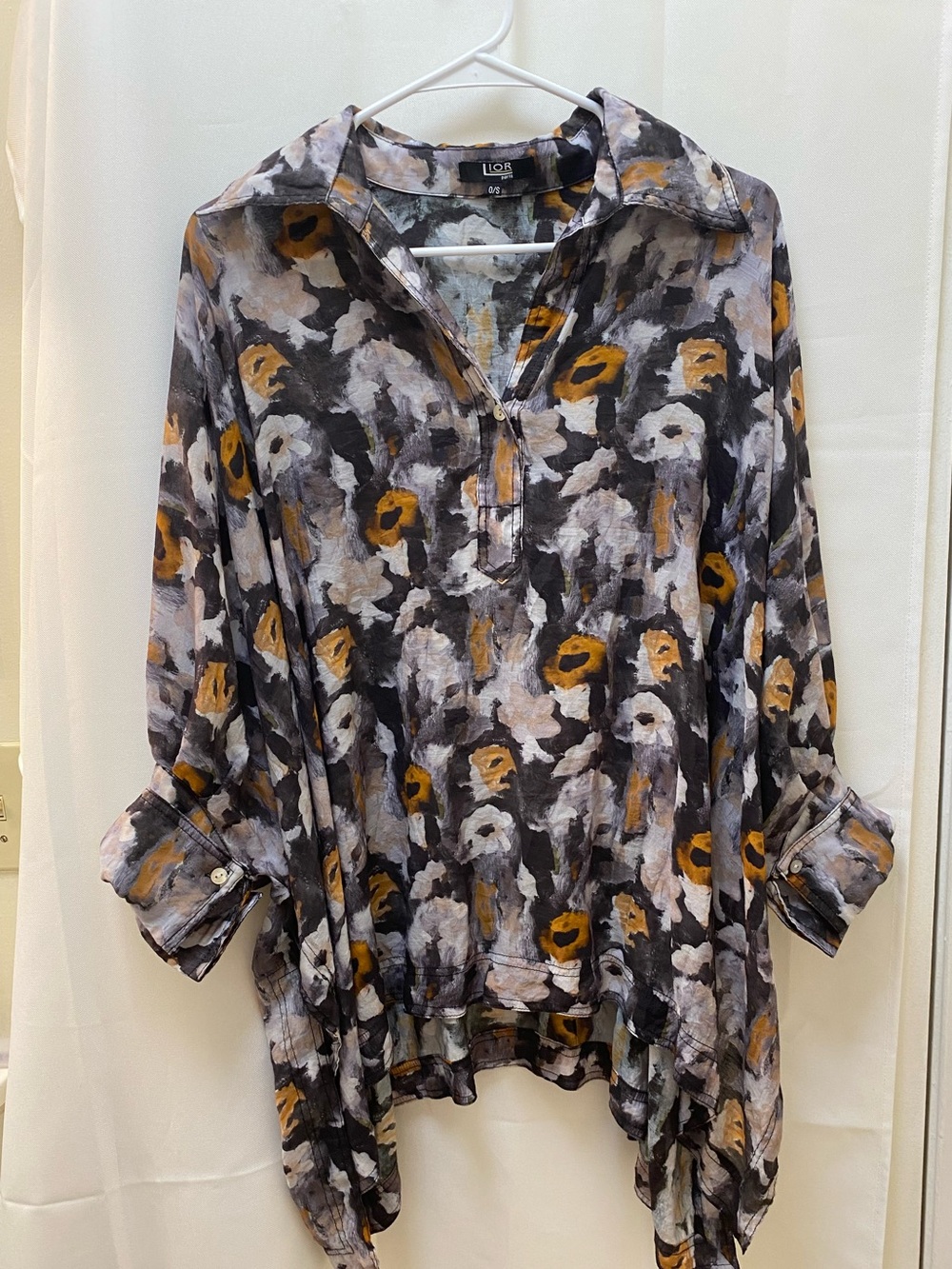 Liora Abstract Print Tunic in Gray and Mustard
